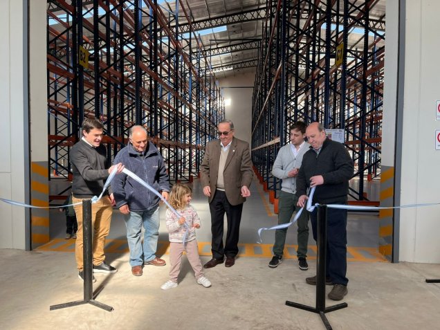 Alfitan inauguró su almacén de Fitosanitarios